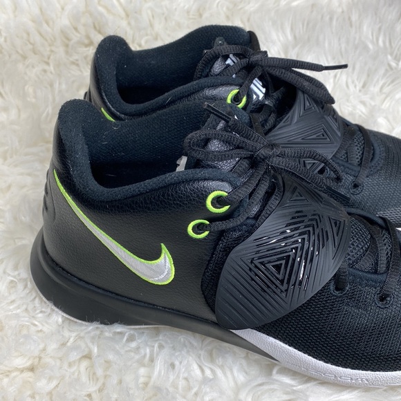 Nike Kyrie Flytrap 3 Basketball Sz 8 - Picture 10 of 14